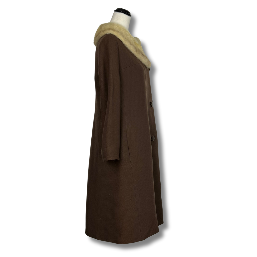 RH Stearns Co Sycamore Vintage 1950s Long Brown Coat with Fur Collar
